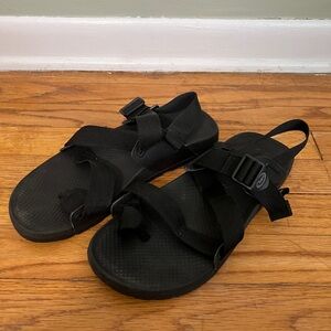 Chaco Sandals Mens 10 Black Lowdown 2 Toe Loop Straps Comfort Outdoor